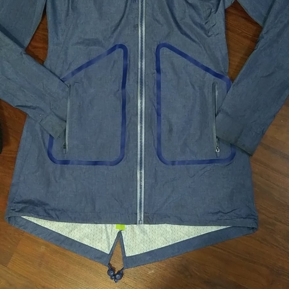 Beautiful MONDETTA rain jacket - Picture 2 of 7